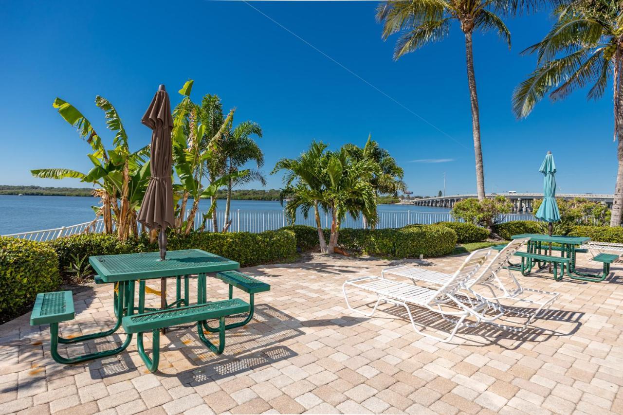Elegant Waterfront Place For Two/Boca Ciega Resort St. Petersburg Exterior photo